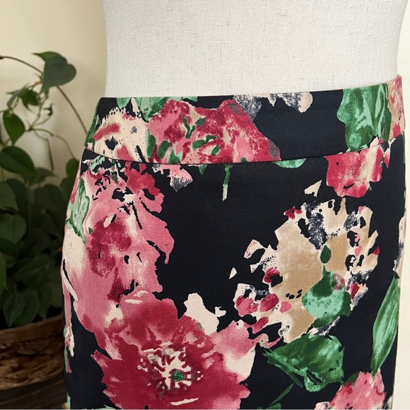 Talbots Black Floral Rose Pencil Skirt sz 4 - Picture 5 of 11